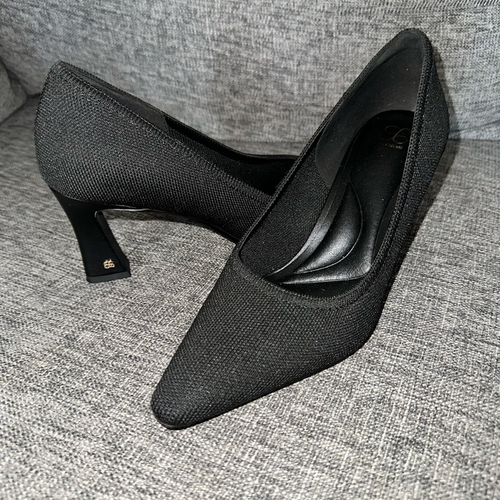 Classic Black Pointed Toe Women's Pumps